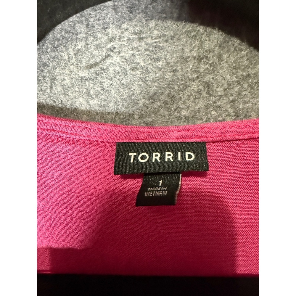 Torrid Hot - Picture 4 of 10